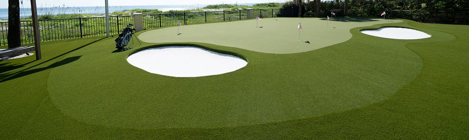 Customer backyard putting green installed by SYNLawn