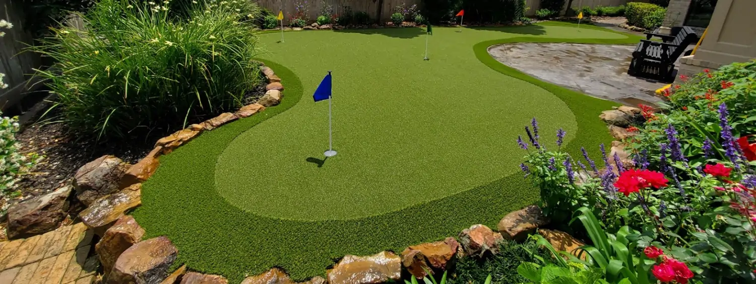 Backyard GreensMaster certified golf green from SYNLawn