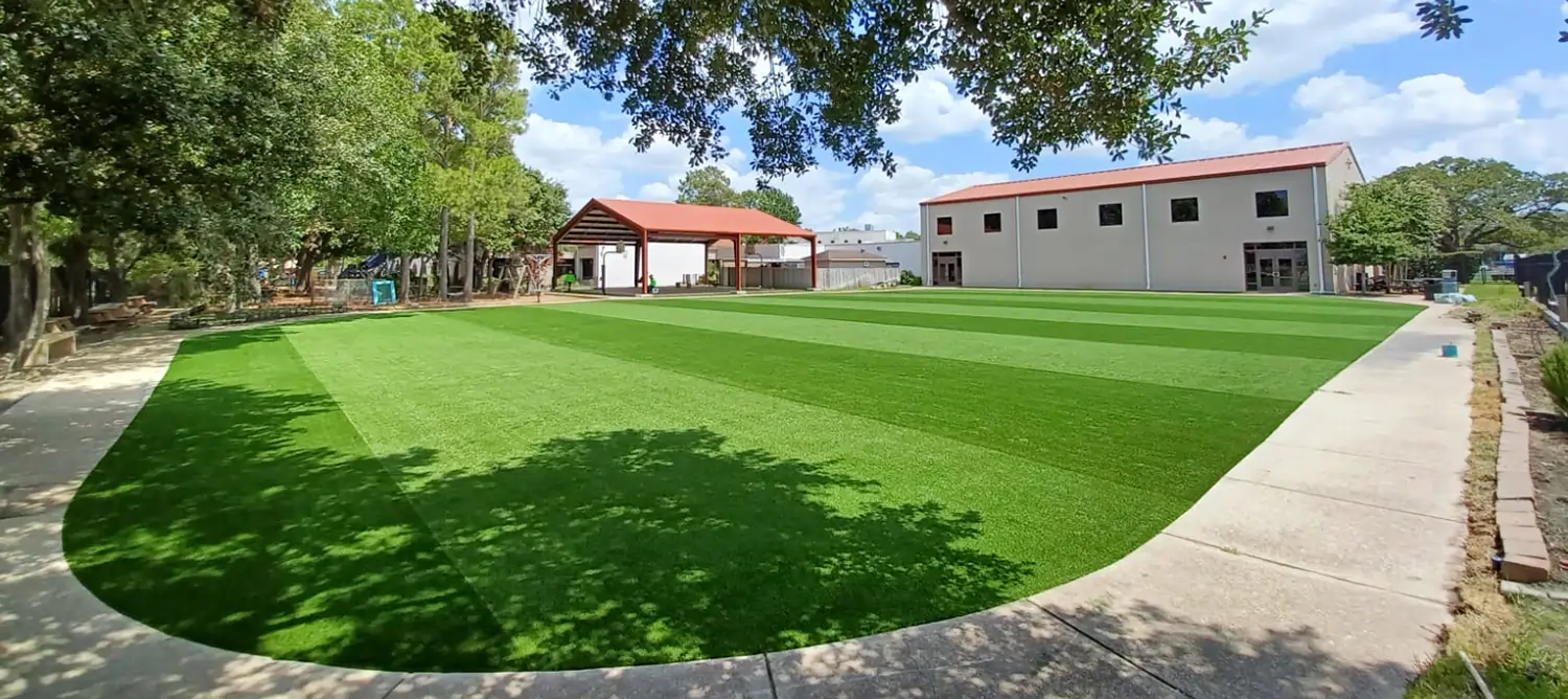 Commercial artificial grass lawn from SYNLawn